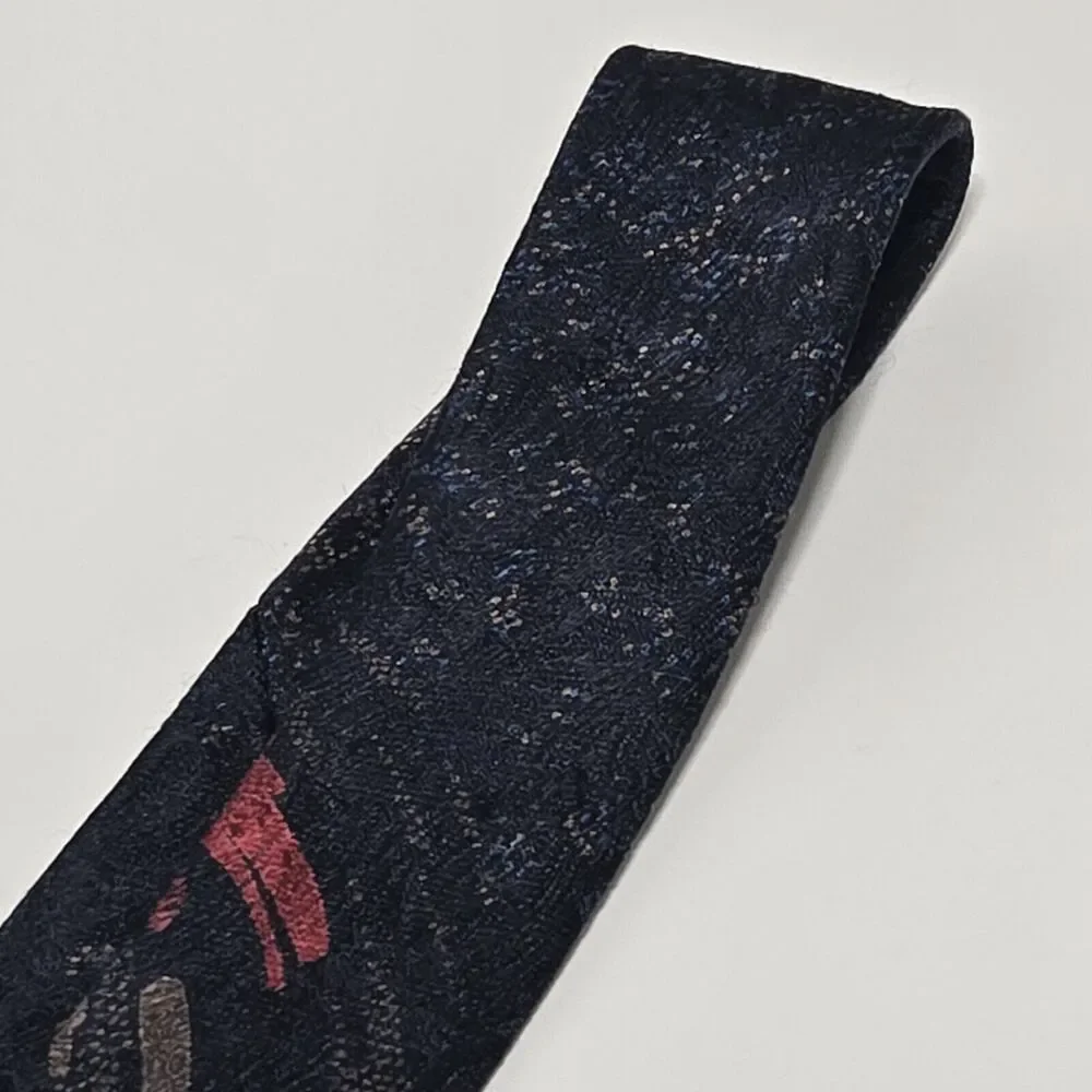Alpi Seide Silk Men's Neck Tie Dark‎ Blue With Abstract Red Design 56